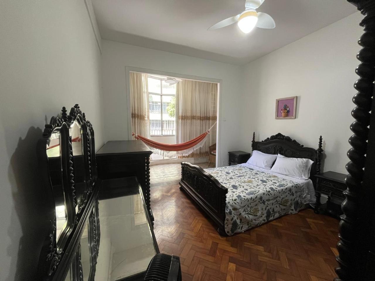 Apartamento Apto Classico, 2 Quadras Da Praia, Copacabana Palace E Metro - Ar Condicionado - Muito Bem Equipado *